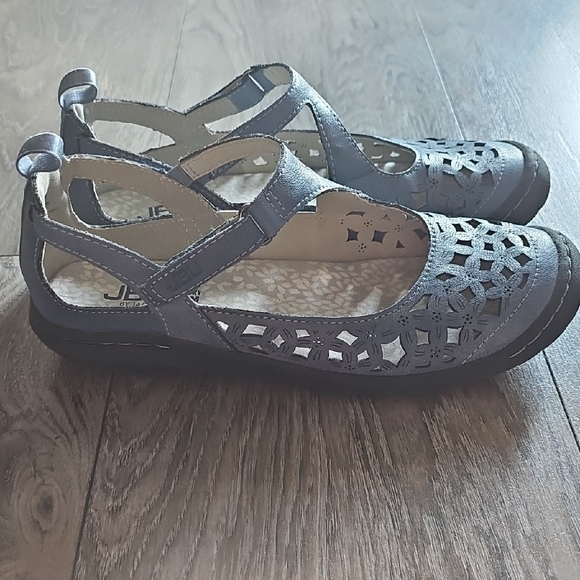 JBU Sandals - Picture 4 of 8